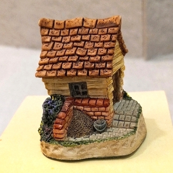 The Potting Shed 1991 by David Winter - Picture 1 of 6